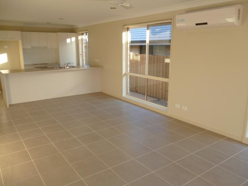27 Blue View Terrace, Glenmore Park NSW 2745