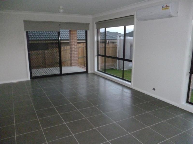 17B Dewpoint Drive, Spring Farm NSW 2570