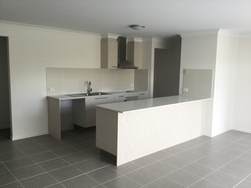 33 Omaroo Place, Horsley NSW 2530