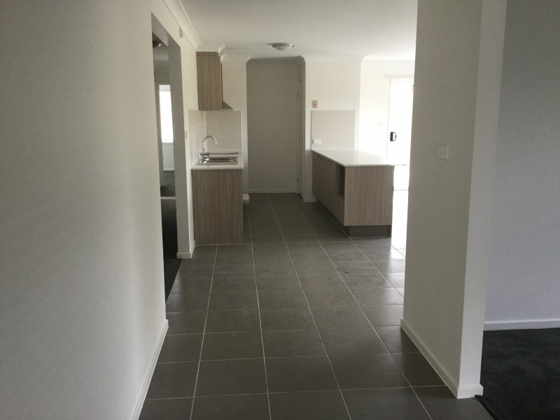 33 Omaroo Place, Horsley NSW 2530