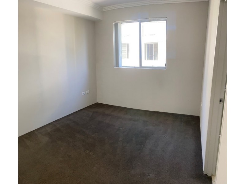 10/45 Santana Road, Campbelltown NSW 2560