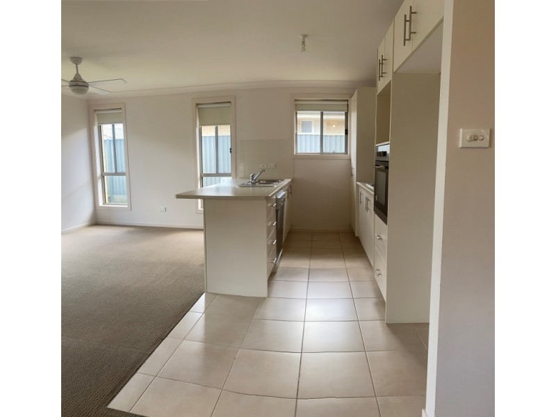 1 Blue View Terrace, Glenmore Park NSW 2745