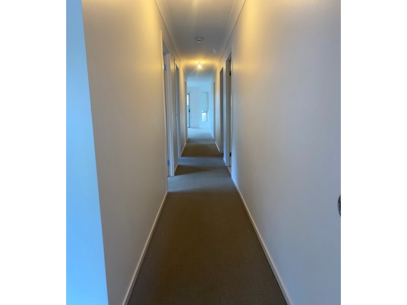 1 Blue View Terrace, Glenmore Park NSW 2745