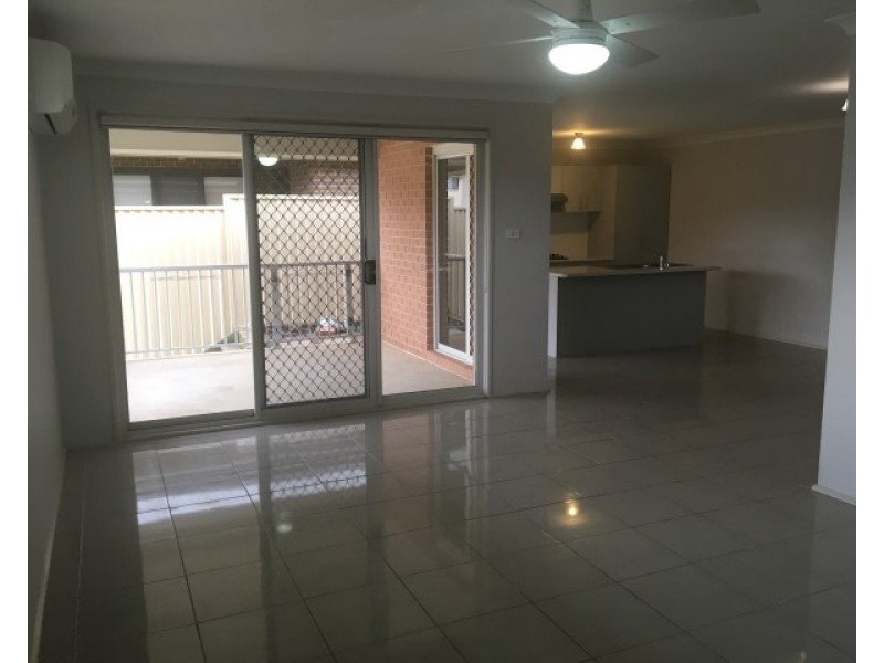 113 Flynn Avenue, Middleton Grange NSW 2171