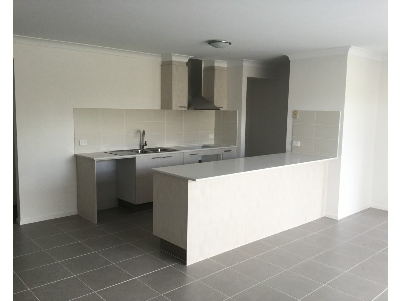 33 Omaroo Place, Horsley NSW 2530