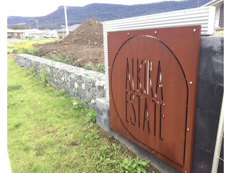 33 Omaroo Place, Horsley NSW 2530