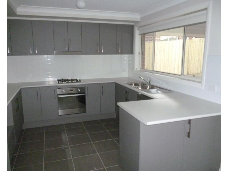 22 Young Circuit, Elderslie NSW 2570