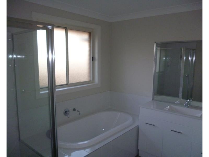 22 Young Circuit, Elderslie NSW 2570