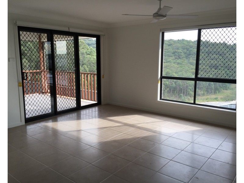 52 Floresta Crescent, Cameron Park NSW 2285