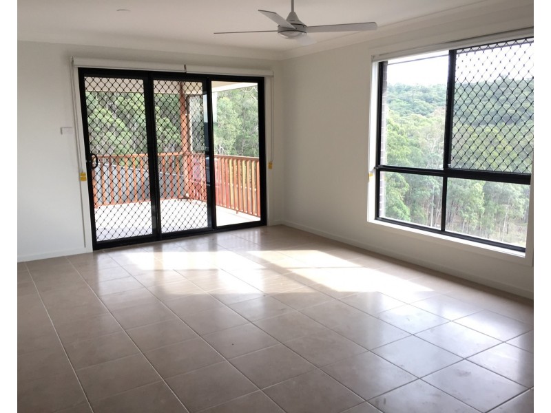 52 Floresta Crescent, Cameron Park NSW 2285