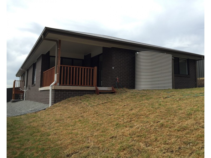 52 Floresta Crescent, Cameron Park NSW 2285