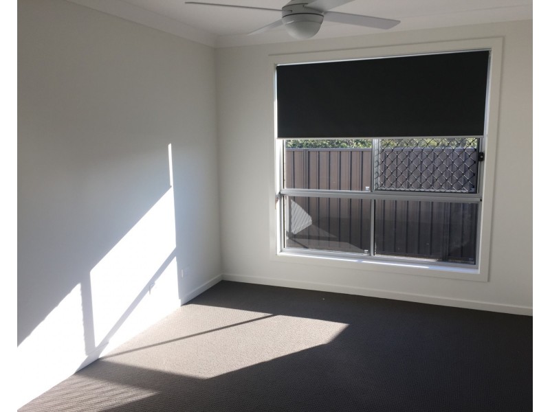 42 Floresta Crescent, Cameron Park NSW 2285