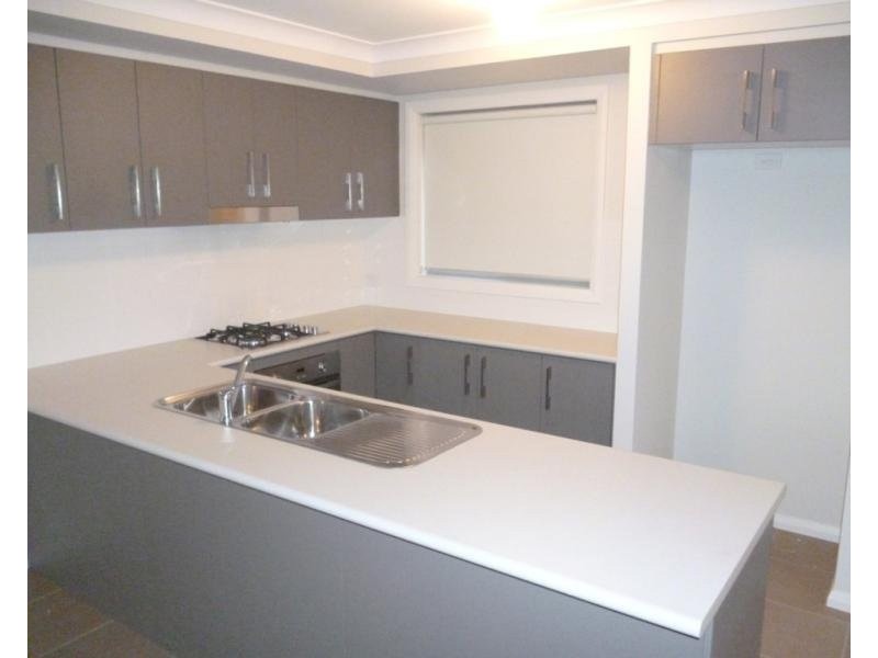 4 Asimus Circuit, Elderslie NSW 2570
