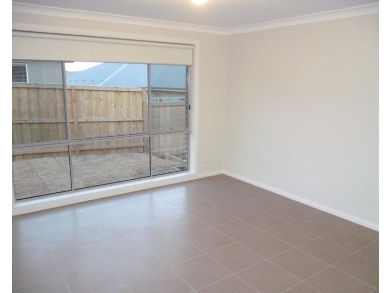 4 Asimus Circuit, Elderslie NSW 2570