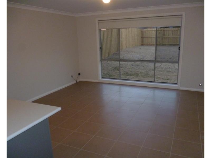 4 Asimus Circuit, Elderslie NSW 2570