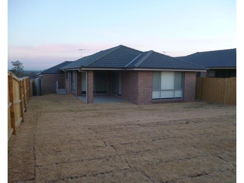 4 Asimus Circuit, Elderslie NSW 2570