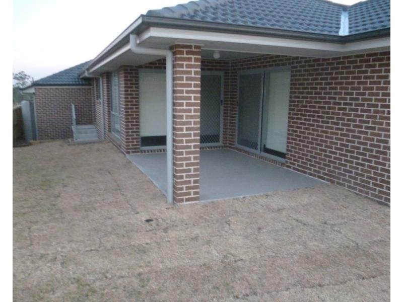 4 Asimus Circuit, Elderslie NSW 2570