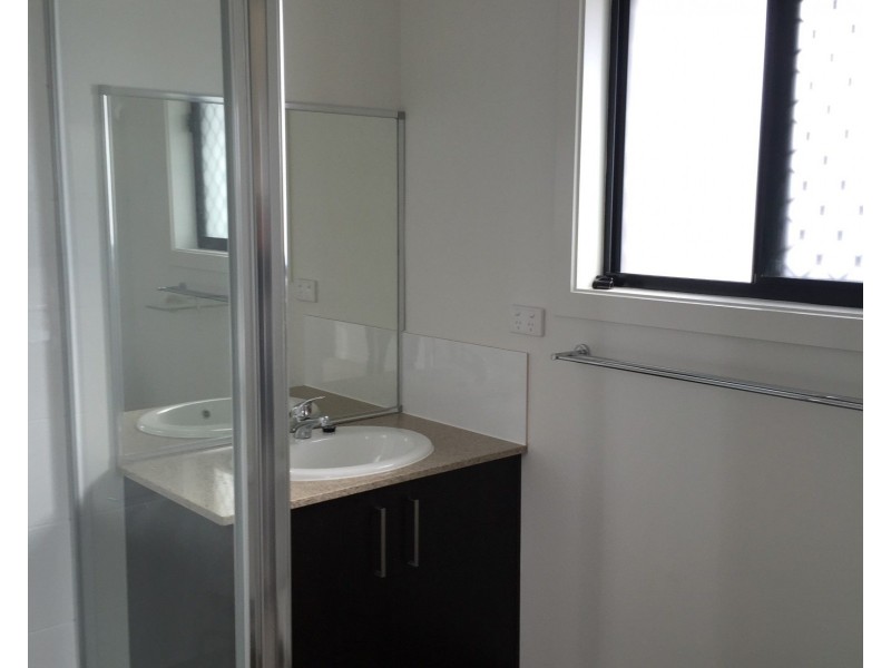 52 Floresta Crescent, Cameron Park NSW 2285