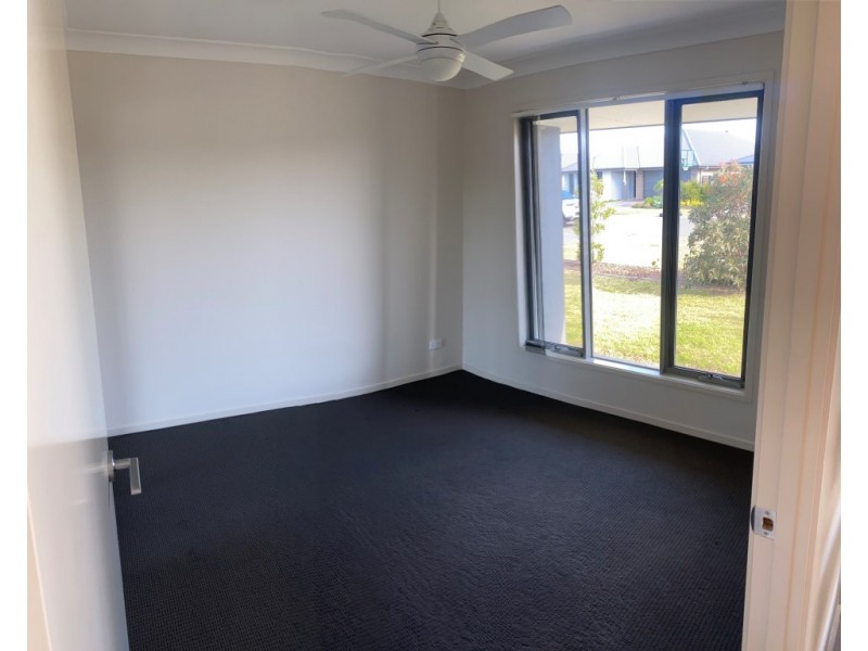 30 Apple Street, Fern Bay NSW 2295