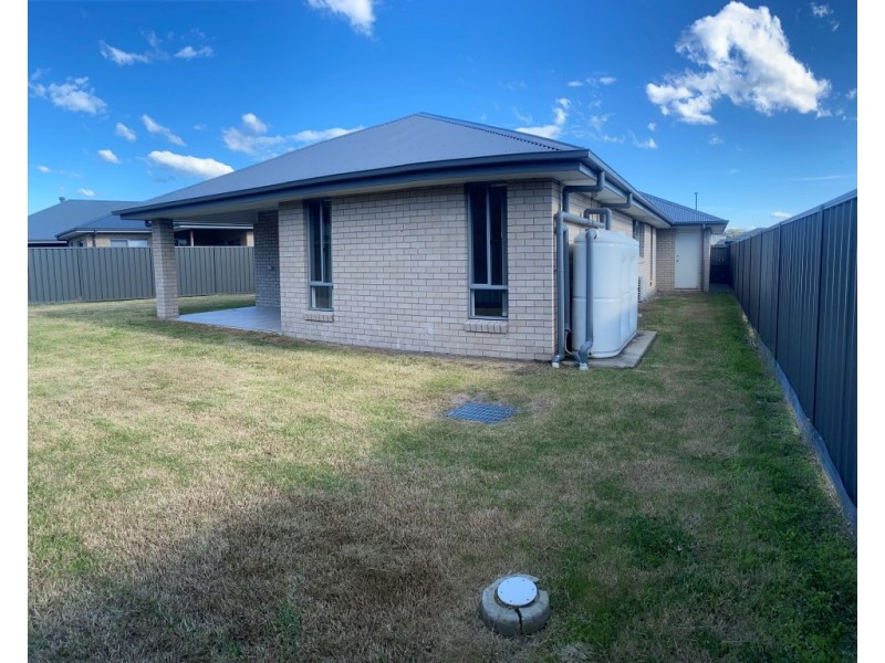 30 Apple Street, Fern Bay NSW 2295