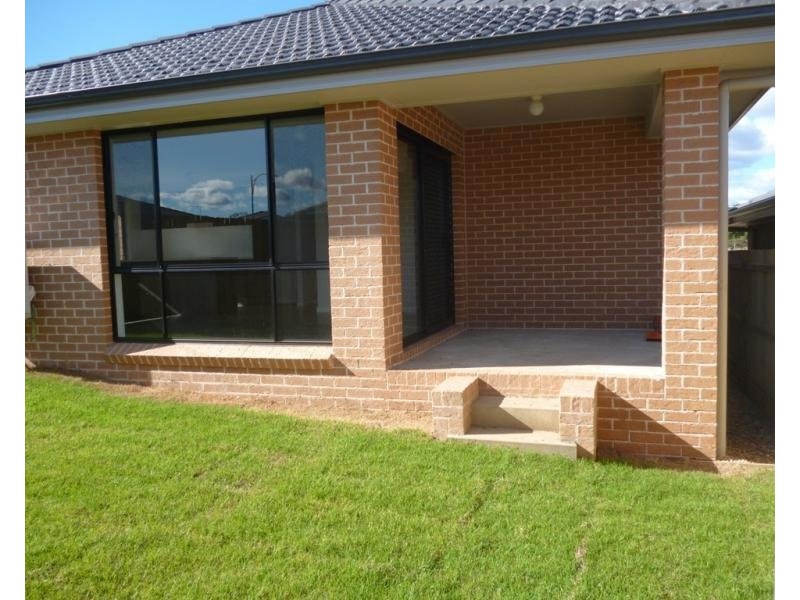 17B Dewpoint Drive, Spring Farm NSW 2570