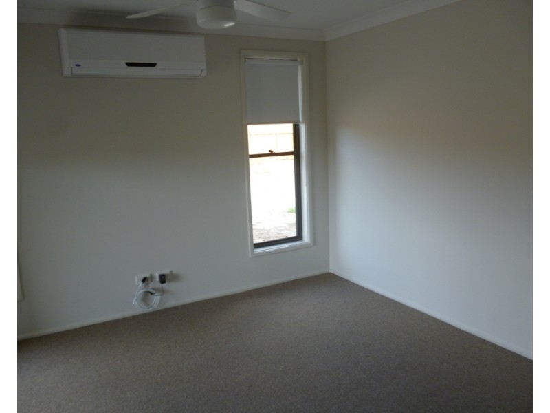 4 Crossley Avenue, Glenmore Park NSW 2745