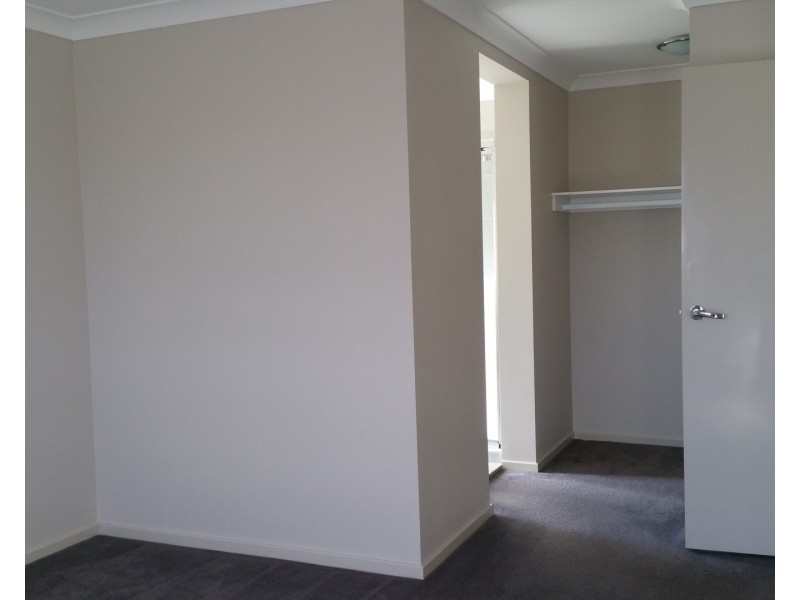 22 Furlong Drive, Currans Hill NSW 2567