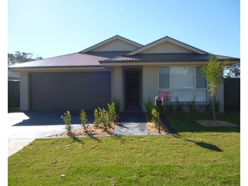 8 Marshall Avenue, Ropes Crossing NSW 2760