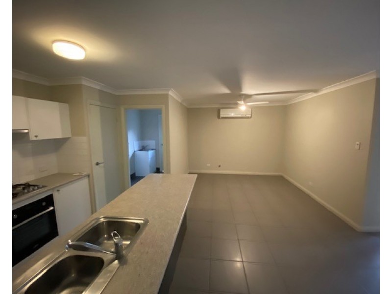 8 Marshall Avenue, Ropes Crossing NSW 2760