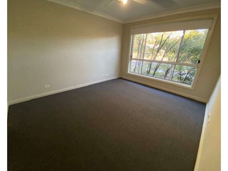 8 Marshall Avenue, Ropes Crossing NSW 2760