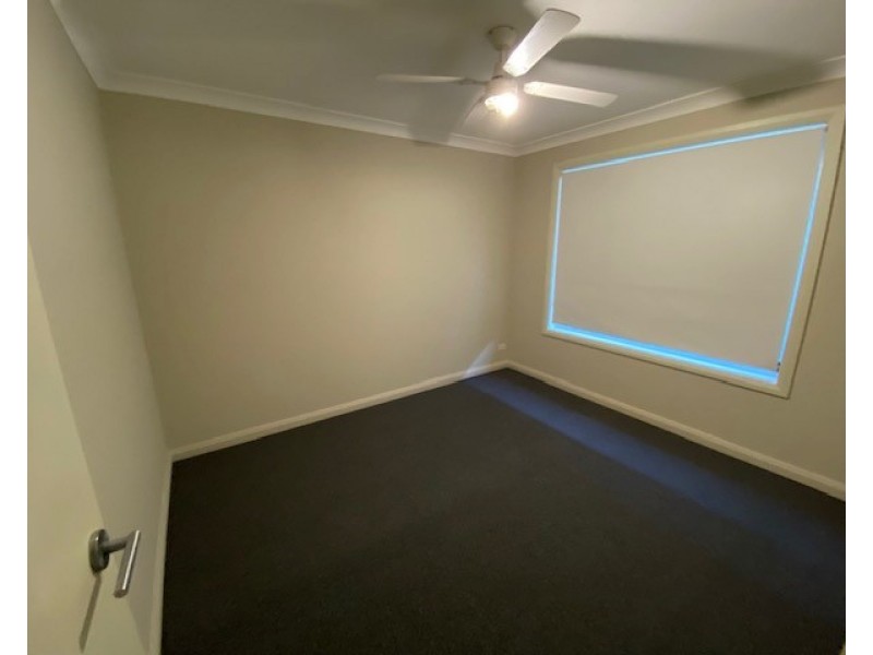 8 Marshall Avenue, Ropes Crossing NSW 2760