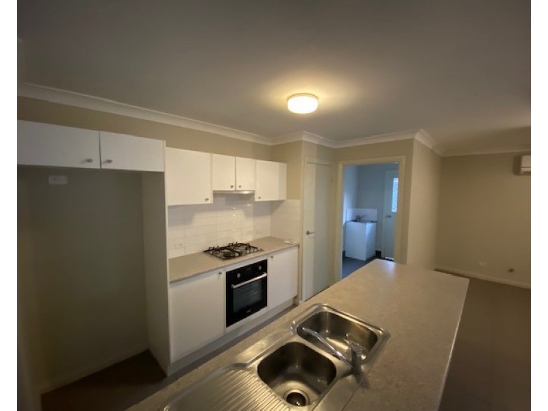 8 Marshall Avenue, Ropes Crossing NSW 2760