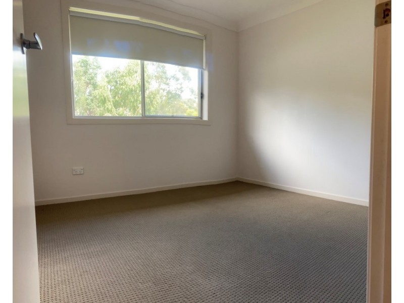 1 Blue View Terrace, Glenmore Park NSW 2745