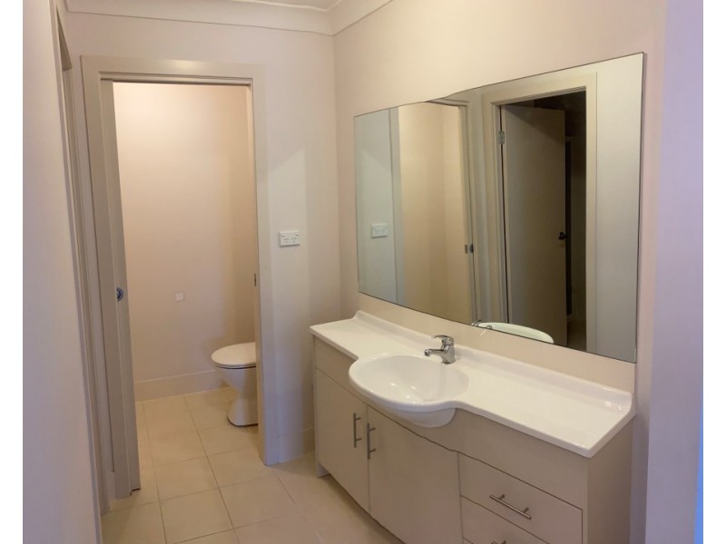 1 Blue View Terrace, Glenmore Park NSW 2745