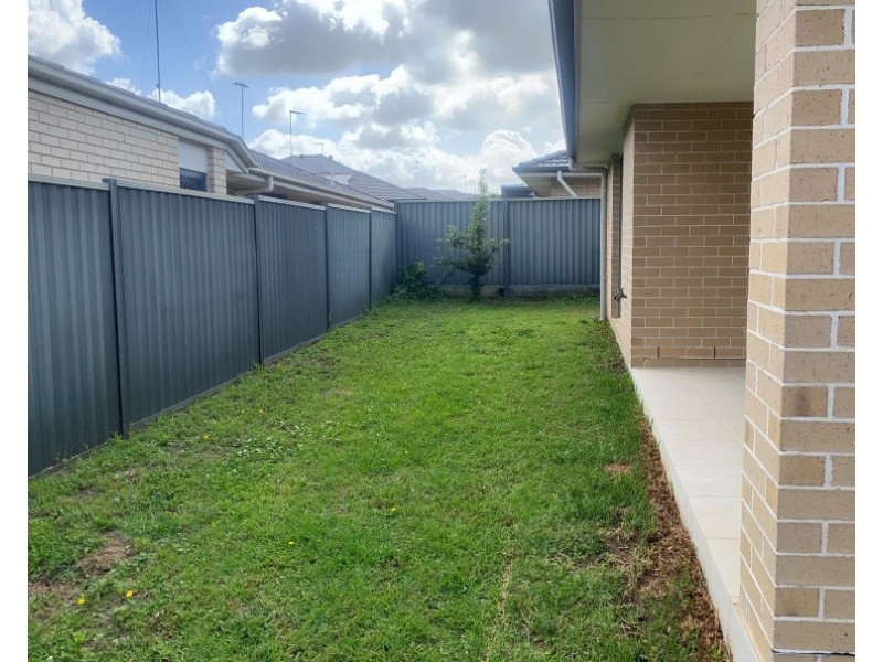 1 Blue View Terrace, Glenmore Park NSW 2745