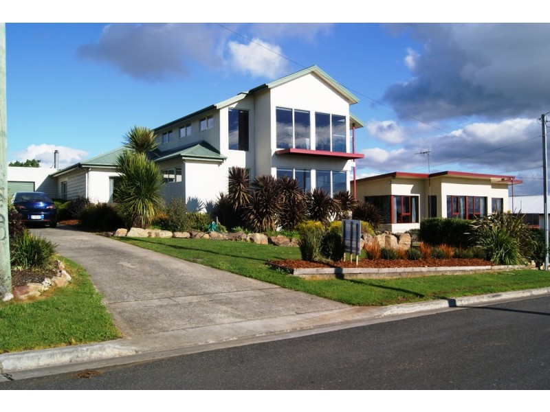 17 Hill Street, Smithton TAS 7330