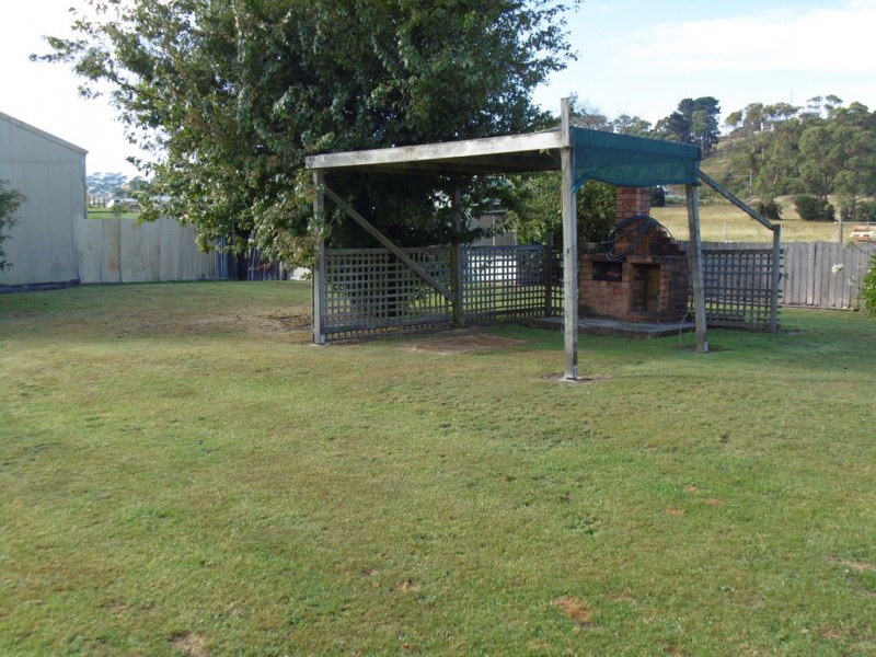 13 Emmett Street, Smithton TAS 7330