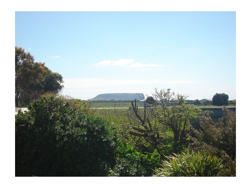 17 Mengha Road, Forest TAS 7330