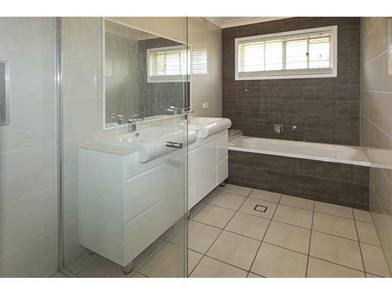 26 Kaiser Court, Waterford West QLD 4133
