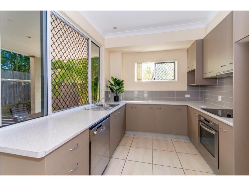 2/14 Fifth Avenue, Bongaree QLD 4507