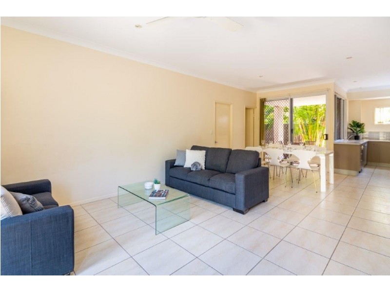 2/14 Fifth Avenue, Bongaree QLD 4507