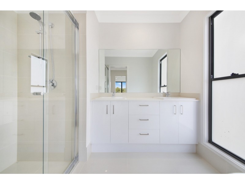 5 Tash Court, Waterford QLD 4133