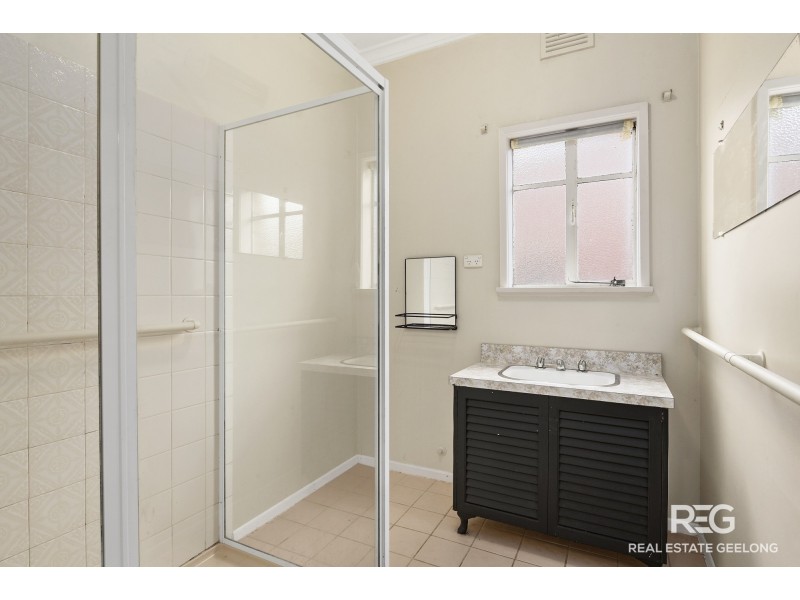 200 ORMOND ROAD, Thomson VIC 3219