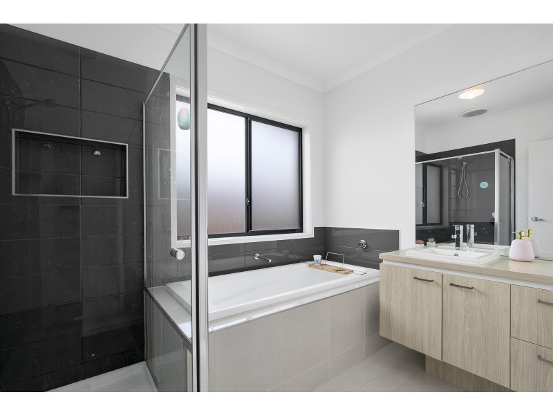 49 MANNA GUM DRIVE, Mount Duneed VIC 3216