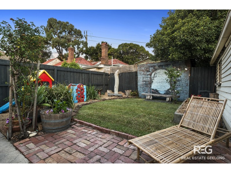 1 TULLY STREET, East Geelong VIC 3219