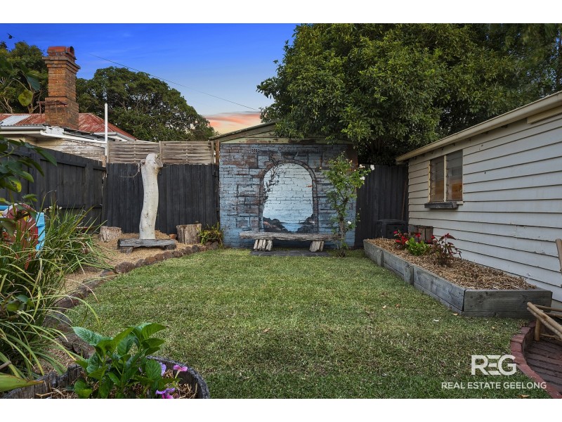 1 TULLY STREET, East Geelong VIC 3219