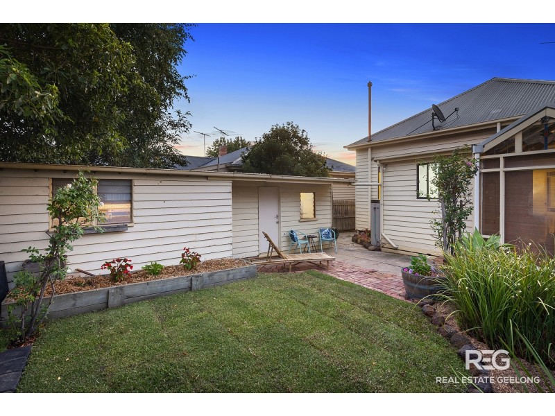 1 TULLY STREET, East Geelong VIC 3219