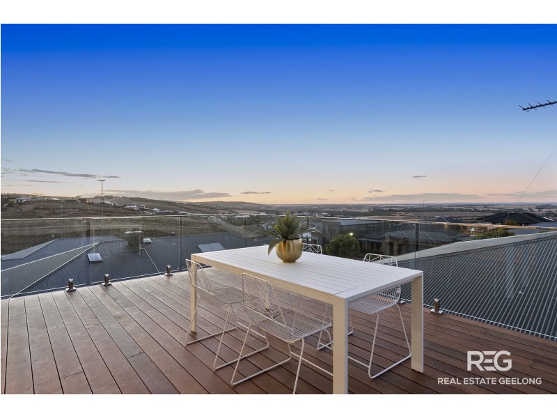 37 STONELEIGH CRESCENT, Highton VIC 3216