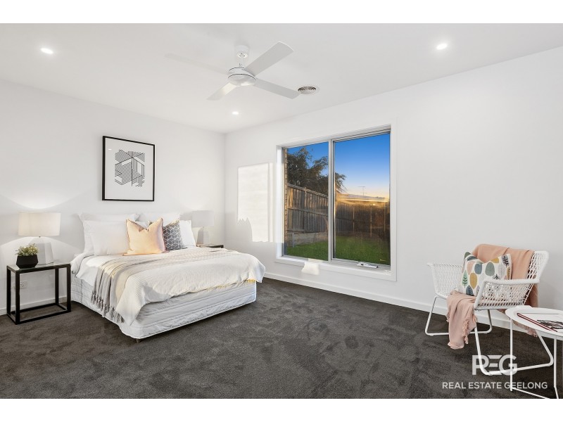 37 STONELEIGH CRESCENT, Highton VIC 3216