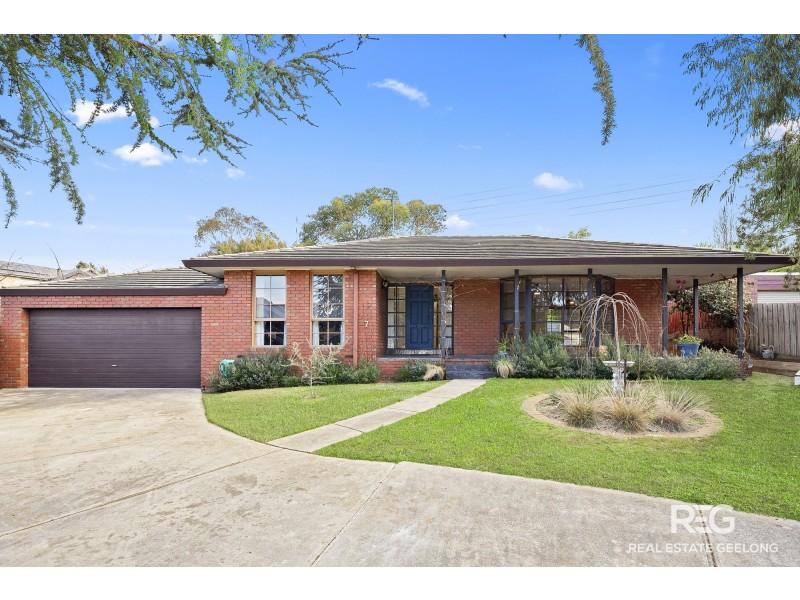 7 HUNTLY CLOSE, Highton VIC 3216
